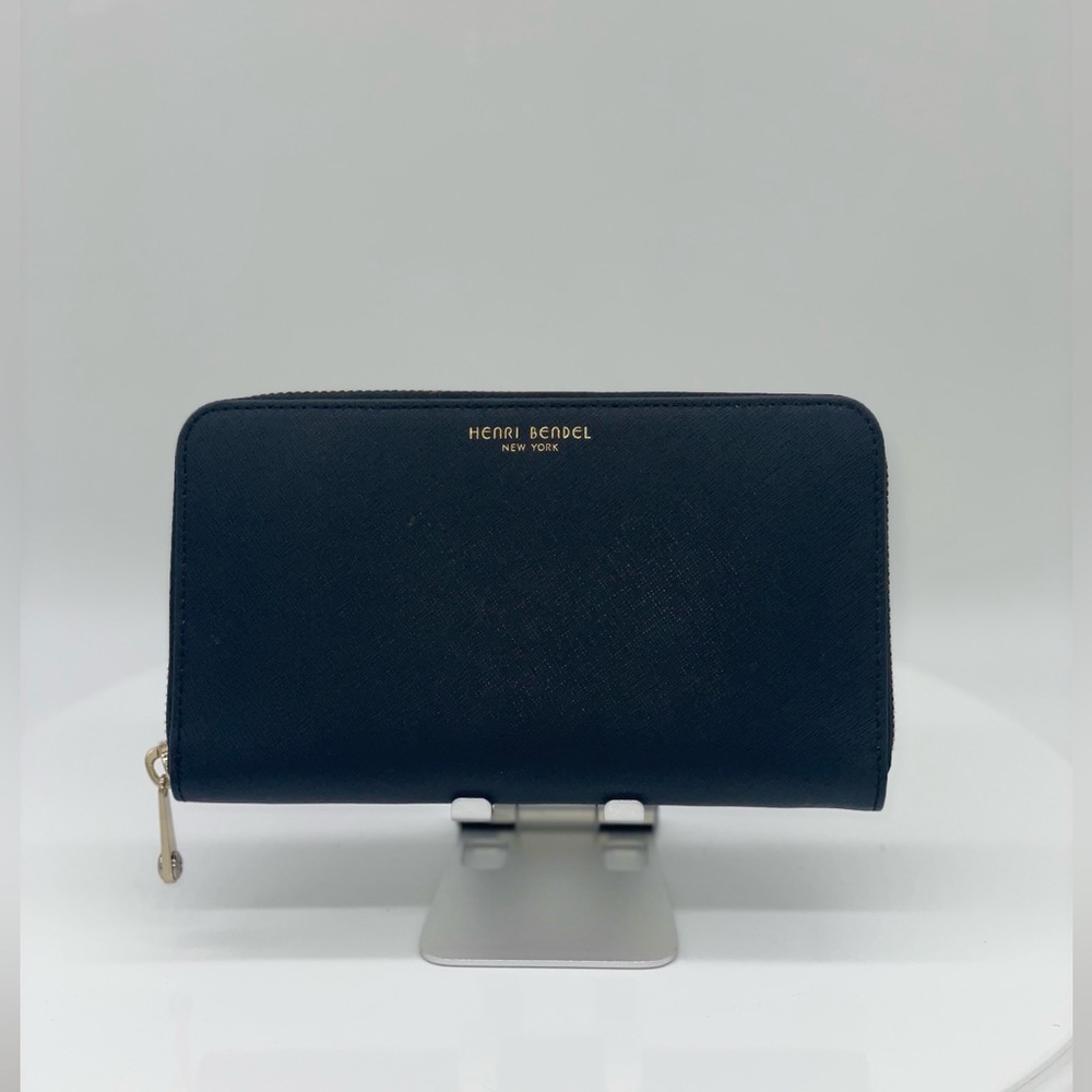 Henri Bendel black large leather wallet